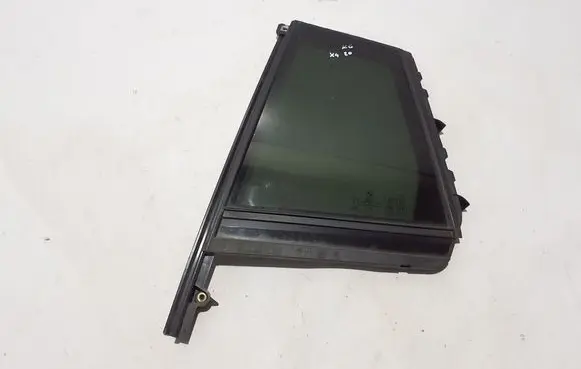 BMW X4M F98 Rear vent window glass 7416543
