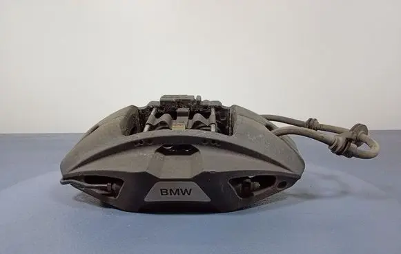 BMW 7 G11 G12 Front brake caliper 6867628