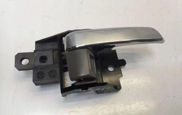 Mitsubishi L200 Front door interior handle 