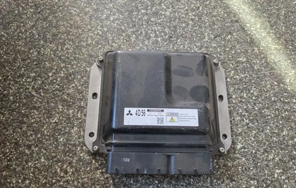 Mitsubishi L200 Engine control unit/module 1860B581 2757000560