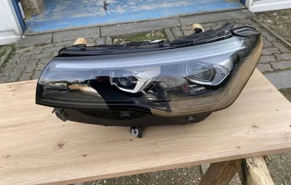Volkswagen Touareg III Headlight/headlamp 571941059G