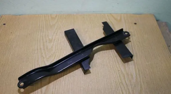 Toyota Corolla Verso AR10 Battery bracket 
