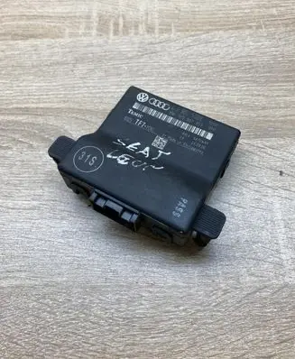 Volkswagen Touran I Gateway control module 1K0907530H 1K0907951