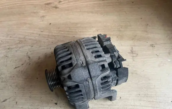 Opel Zafira A Generator/alternator 90561168 0124415055