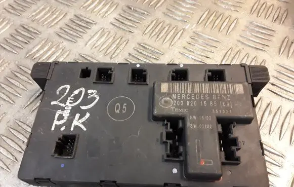 Mercedes-Benz C W203 Door control unit/module 2038201585 A2038201585