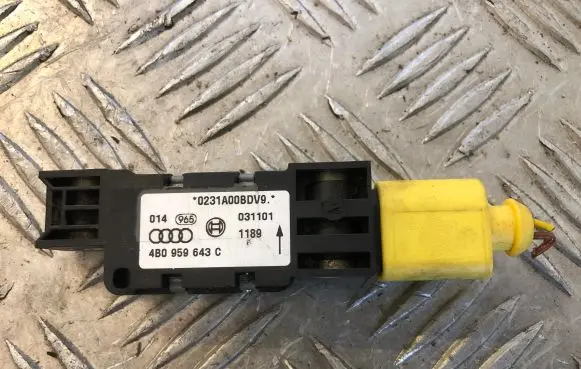 Audi A6 S6 C5 4B Airbag deployment crash/impact sensor 4B0959643C 031101 0231A00BDV9