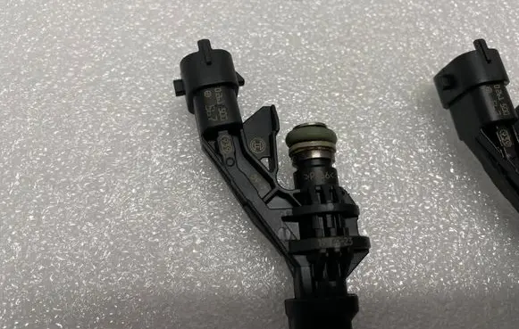 Land Rover Range Rover Velar Fuel injector JPLA9F593AA