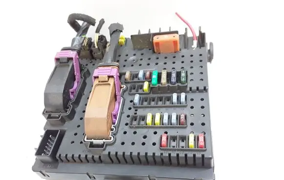 Volvo XC90 Fuse module 30728512 28017881