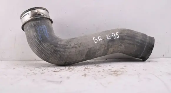 Volkswagen PASSAT B6 Intercooler hose/pipe 1K0145762T
