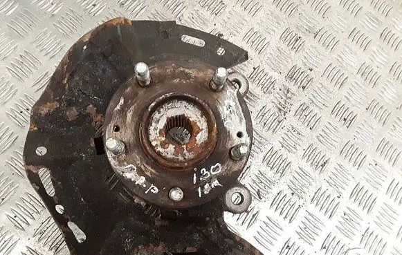 Hyundai i30 Front wheel hub 