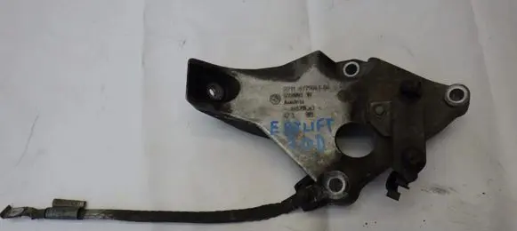 BMW 1 E81 E87 Engine mounting bracket 6775041