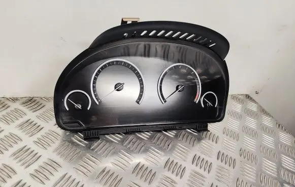 BMW 5 F10 F11 Speedometer (instrument cluster) 9268406 0263694121