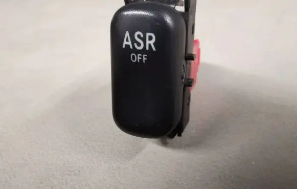Mercedes-Benz E W210 Passenger airbag on/off switch 2108202810KZ 03100510