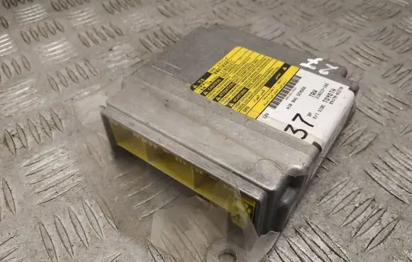 Toyota Corolla E120 E130 Airbag control unit/module 8917002270