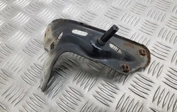 Volkswagen Jetta V Fender mounting bracket 1K5821137
