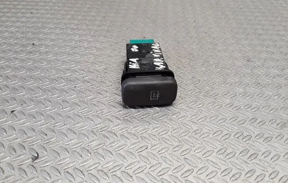 KIA Carnival Windscreen/window heater switch