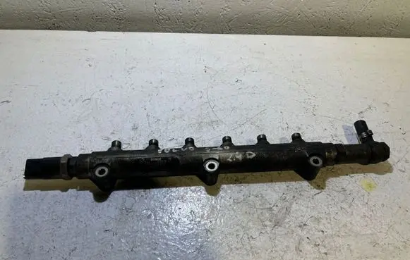 Volvo S60 Fuel main line pipe 8658252 0445215010 000578L1