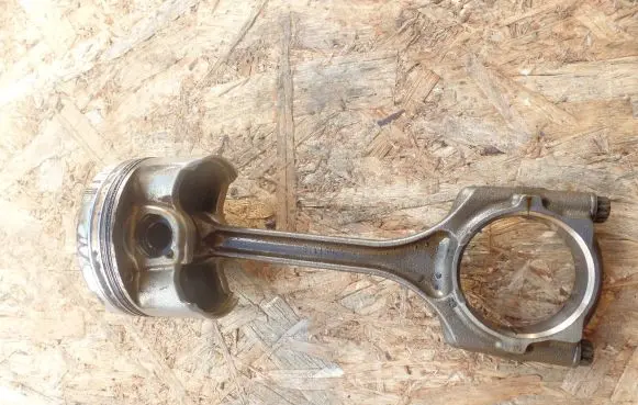 Honda FR-V Piston with connecting rod RNA07 07051118 RNAA0