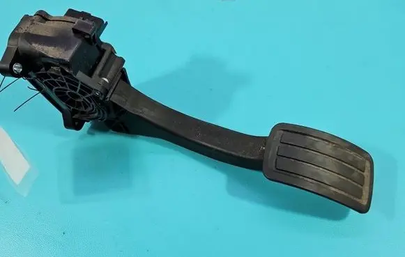 Citroen C4 II Picasso Accelerator throttle pedal 9674829780 IMPRK1608896