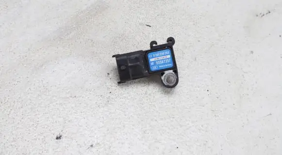 Opel Astra J Air pressure sensor 55567257 0261230263
