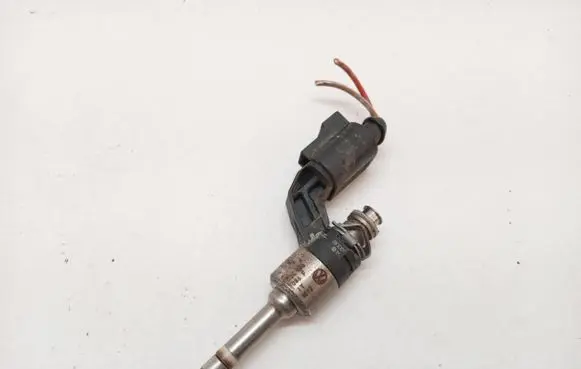 Volkswagen PASSAT B6 Fuel injector 03C906036F