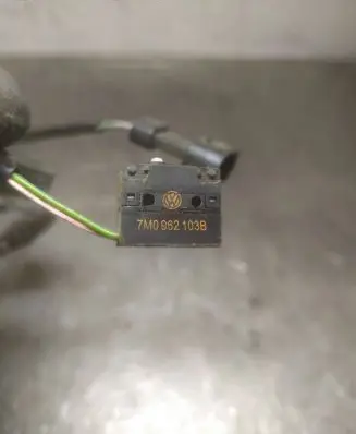 Tailgate opening switch