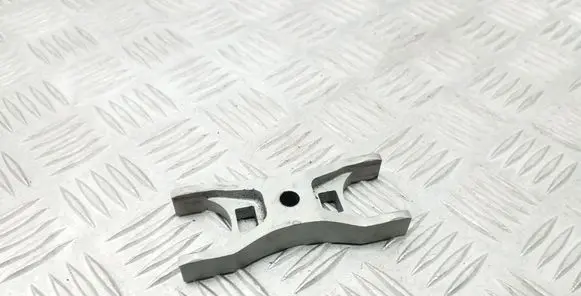 Volkswagen Golf VII Fuel Injector clamp holder 04L216