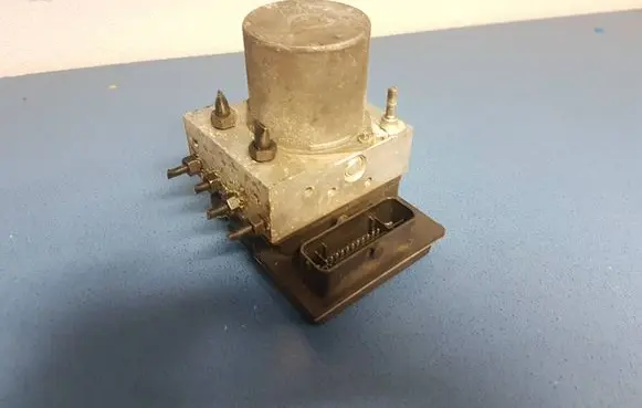 Audi A6 S6 C6 4F ABS Pump 4F0614517 4F0910517D