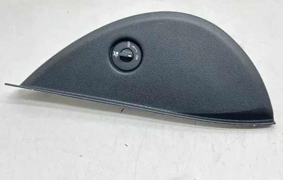 Renault Megane III Dashboard side end trim 689200013R 1004613002