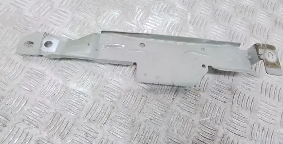 Volvo S90, V90 Fender mounting bracket