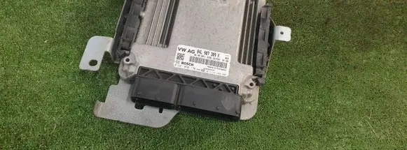 Volkswagen Caddy Engine control unit/module 04L907309K