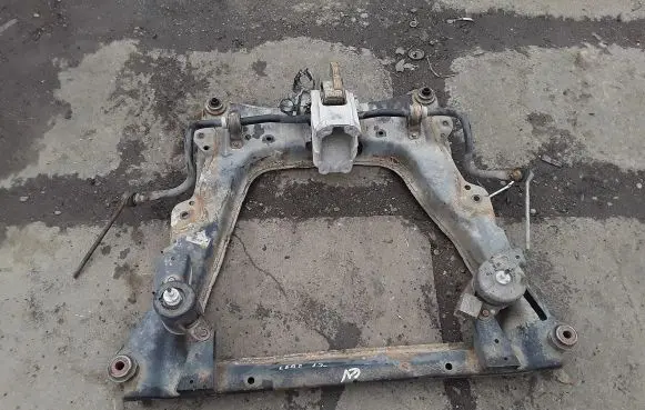 Nissan Leaf I (ZE0) Front subframe