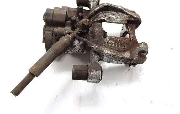 Volkswagen Golf VII Rear brake caliper