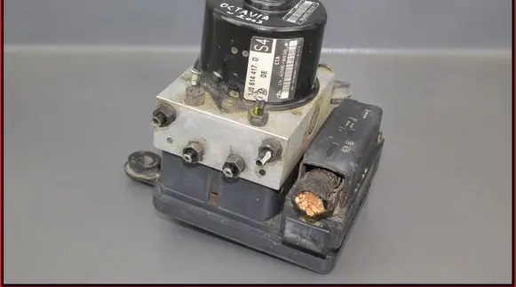 Skoda Octavia Mk1 (1U) ABS Pump 1J0614417D 10020600384 1C0907379K