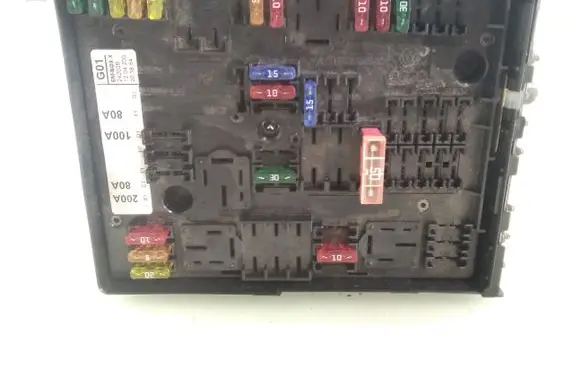 Volkswagen Golf V Fuse module 01394932