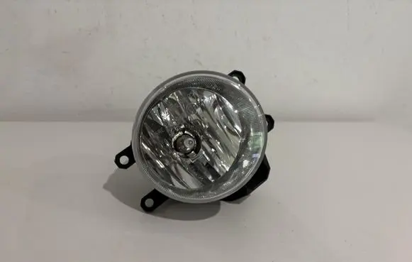 Toyota Avensis T270 Front fog light 81210-02110