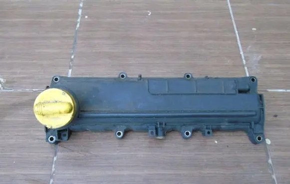 Renault Clio II Rocker cam cover 8200379908