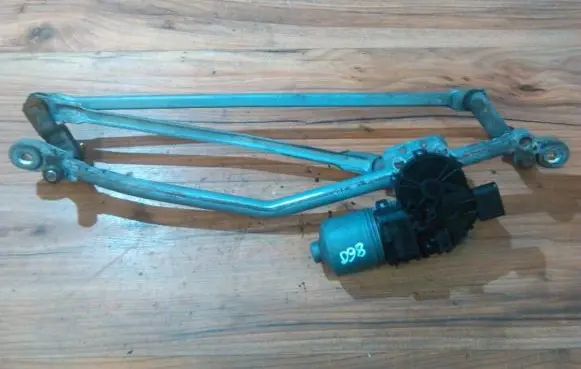 Mazda 3 I Front wiper linkage and motor b32h6737x j48-rhd