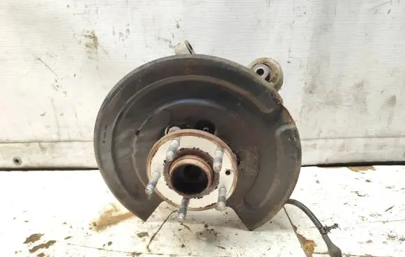 Ford Taurus Rear wheel hub