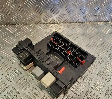 Volkswagen PASSAT B6 Central body control module 3C0937049J