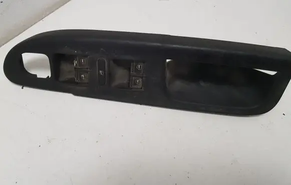 Volkswagen PASSAT B6 Electric window control switch 3C1867171
