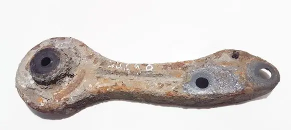 Lexus IS 220D-250-350 Engine mounting bracket
