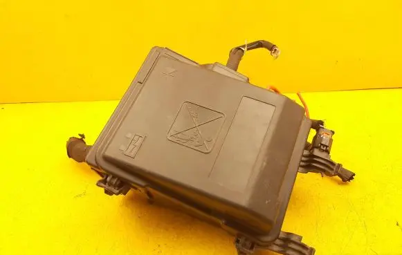 Citroen DS7 Crossback Fuse box cover 9678633380