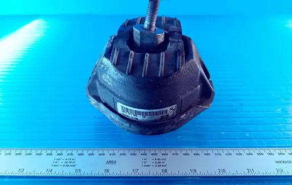 BMW 5 E60 E61 Engine mount bracket 15934612