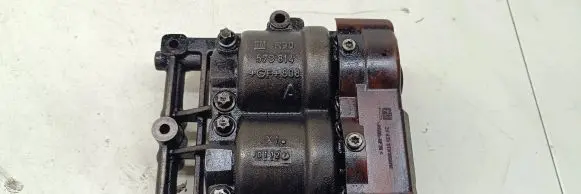 Opel Zafira A Oil pump 573814 201807A