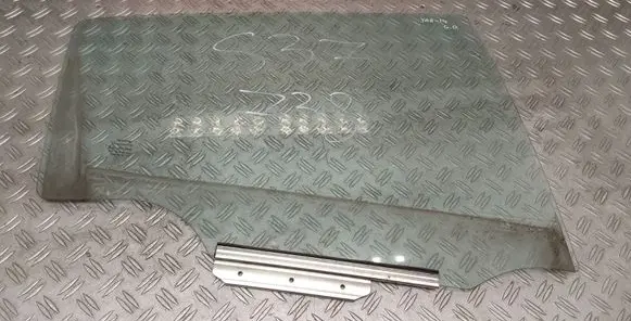 Toyota Yaris Rear door window glass 