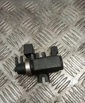 BMW 3 E46 Vacuum valve 72279600