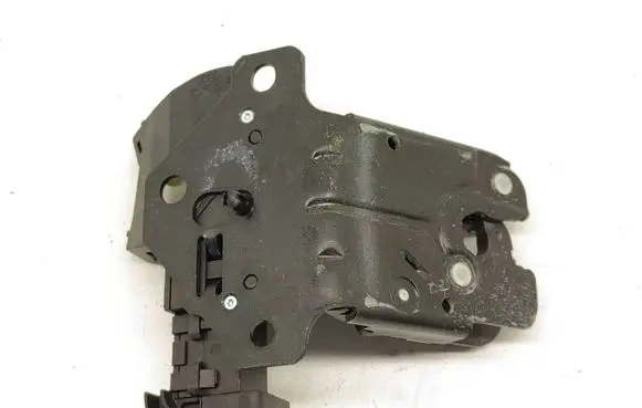 Audi A4 S4 B7 8E 8H Tailgate/trunk/boot lock/catch/latch 8P4827505C
