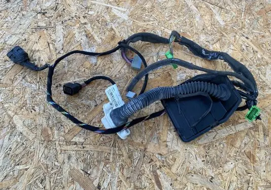 Volvo S60 Front door wiring loom 8690291