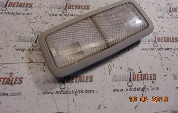 Toyota Avensis T270 Rear seat light 8125005030